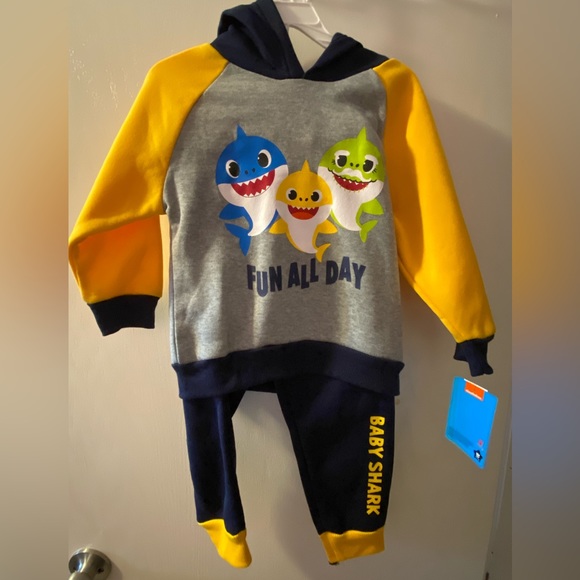 Baby Shark Outfit - Picture 1 of 1